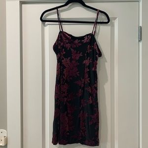 Velvet detail stretch bodycon dress